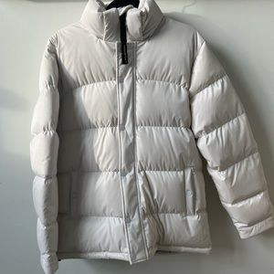 *RARE* Aritzia The Super Puff in Matte Pearl